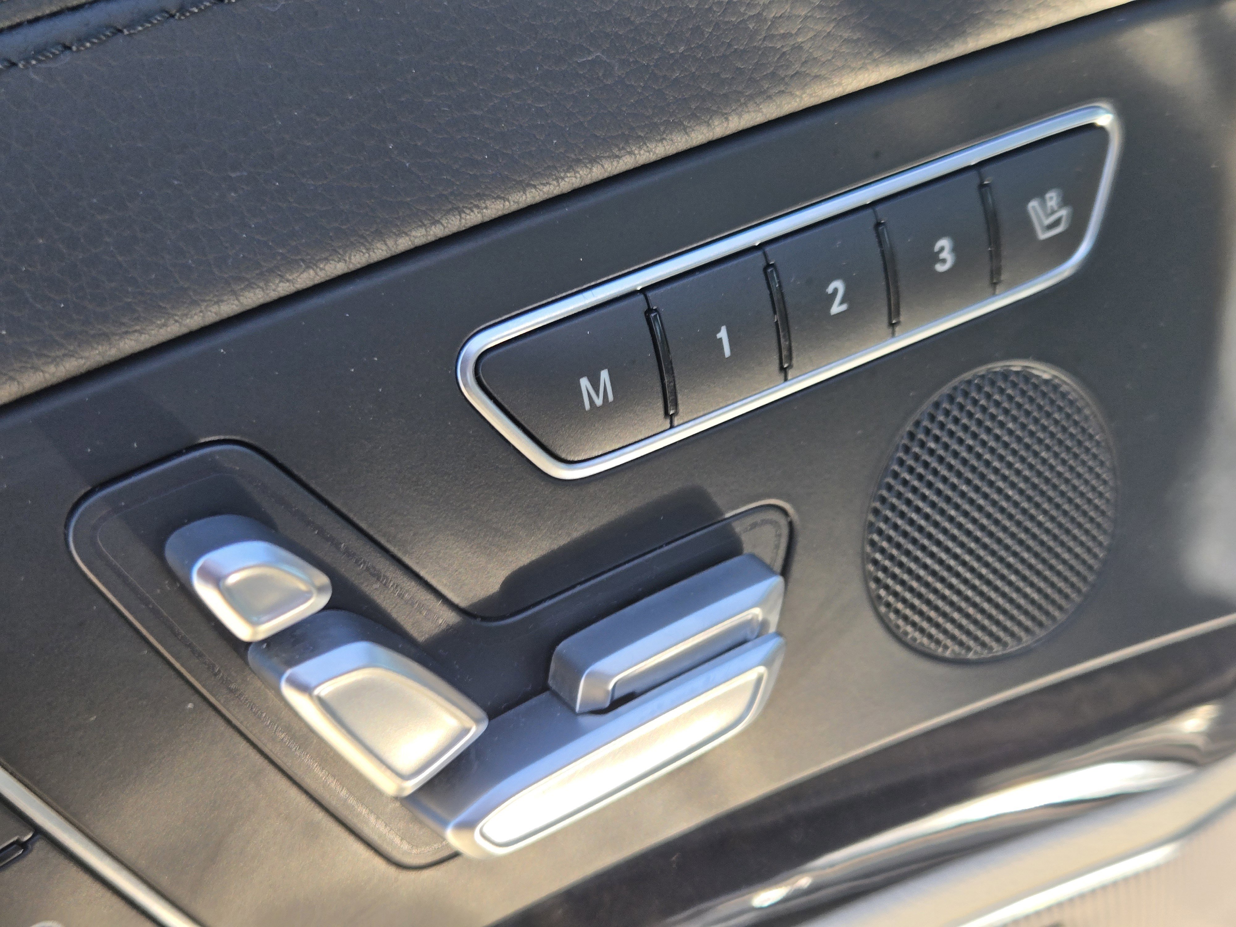 Used 2016 Mercedes-Benz SL 550 image 39