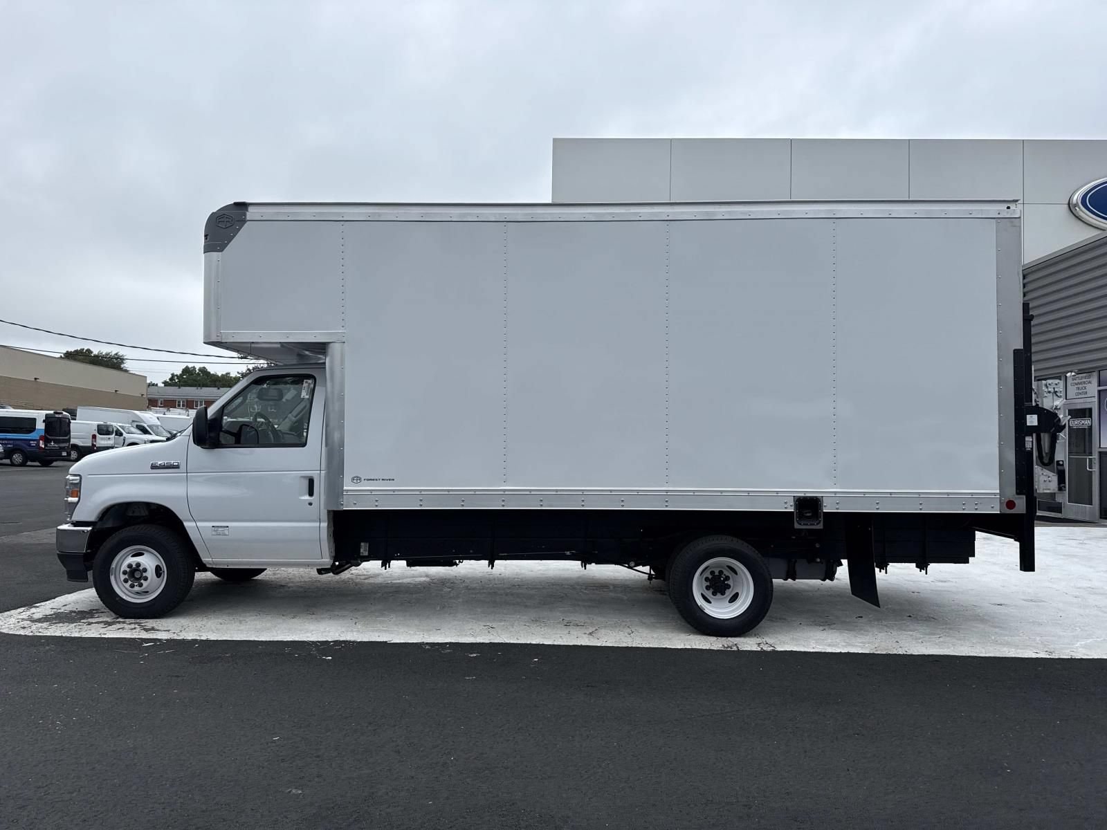 New 2027 Ford E-450 and Econoline 450 Super Duty w/ Power Equipment Group RWD image 6