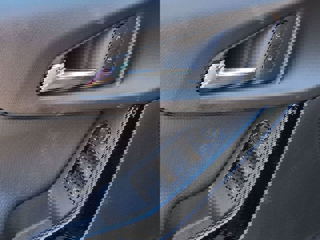 New 2026 Chevrolet Equinox LT image 8