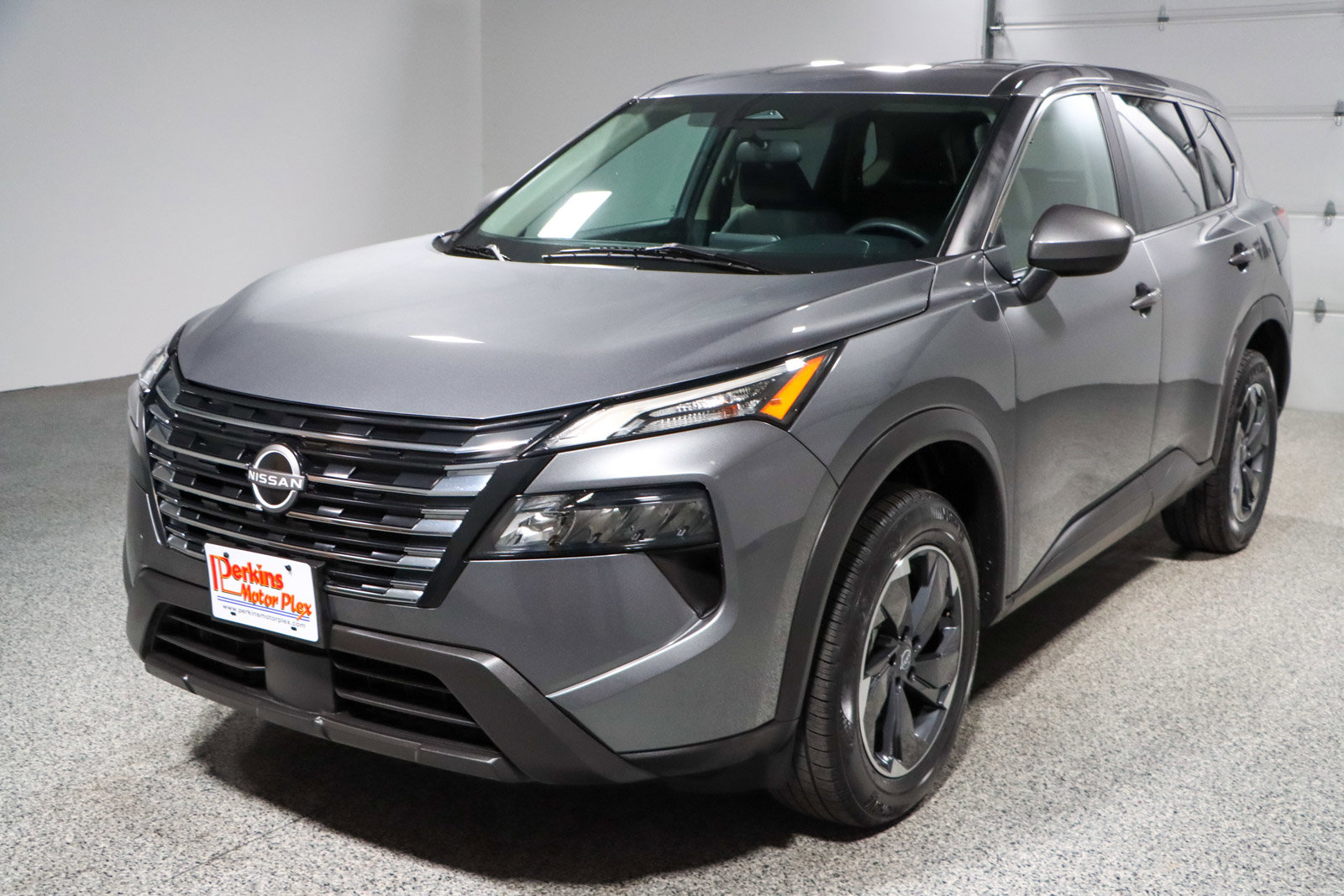 Used 2024 Nissan Rogue SV image 31