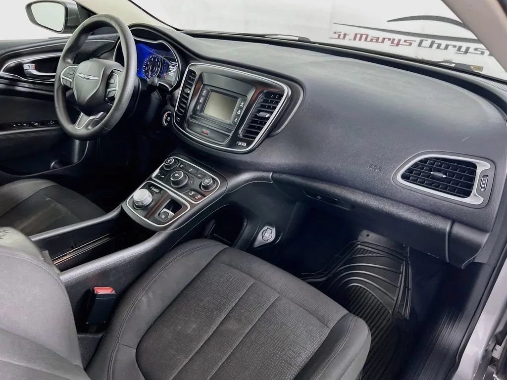 Used 2016 Chrysler 200 Limited FWD image 28