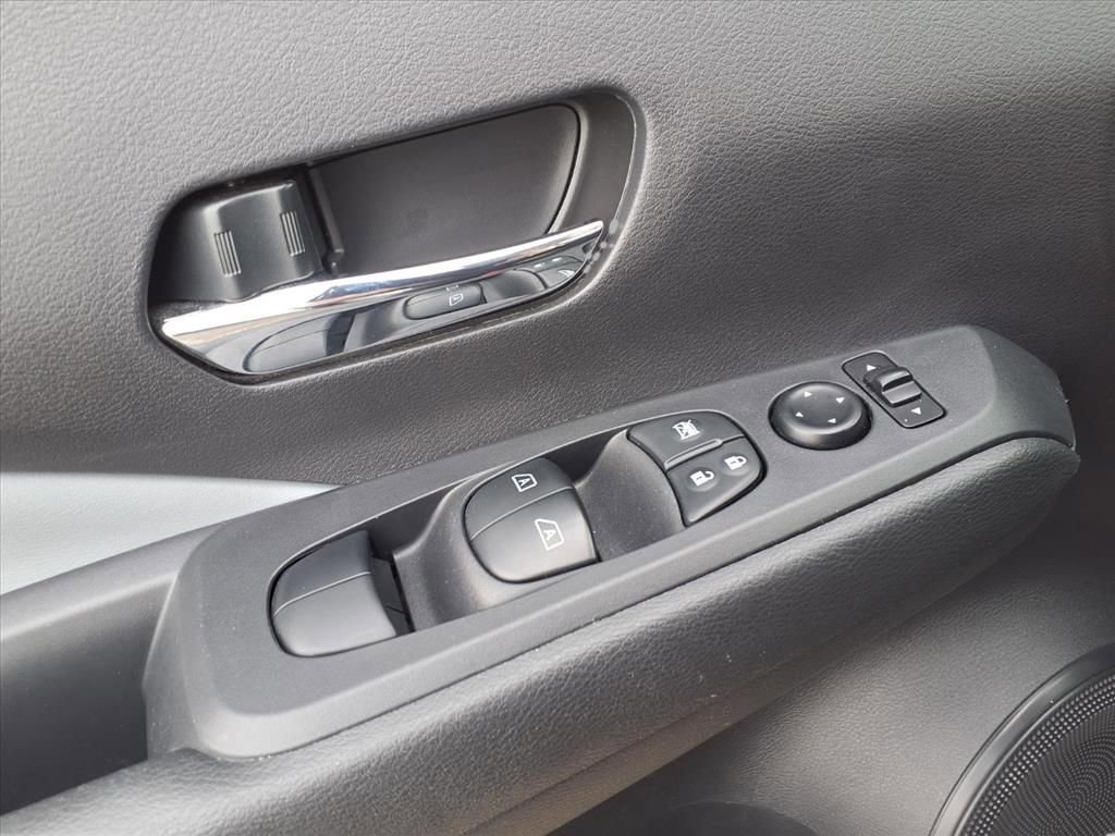 Certified 2021 Nissan Kicks SR w/ SR Premium Package image 21