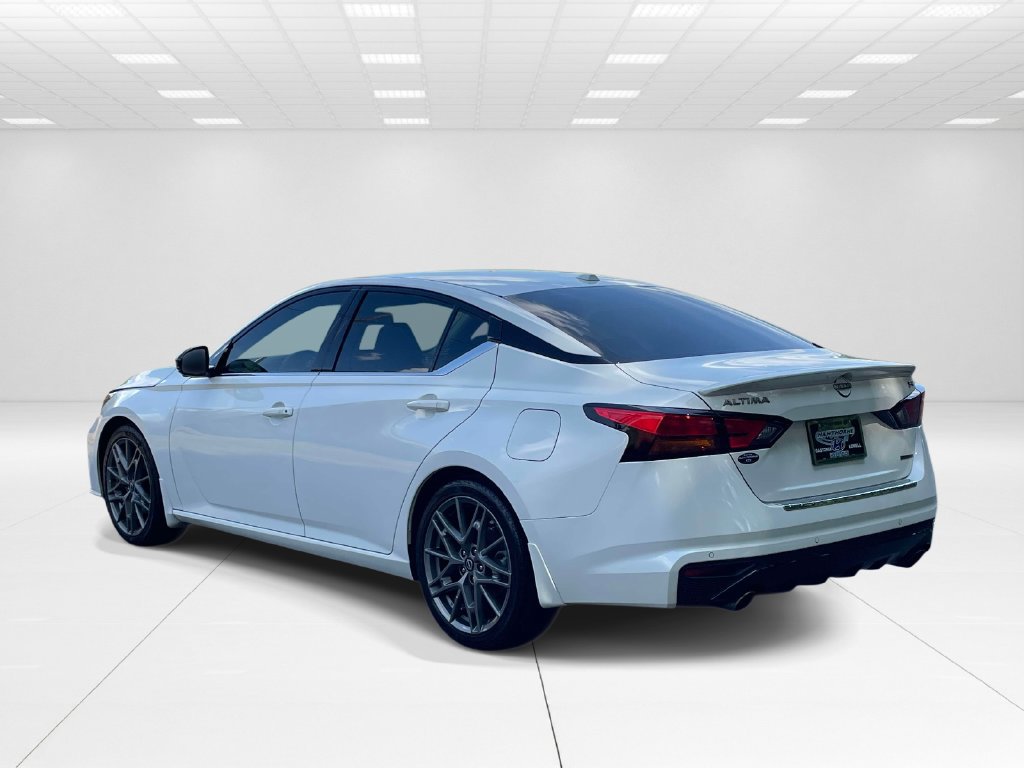 Used 2023 Nissan Altima 2.0 SR FWD image 4