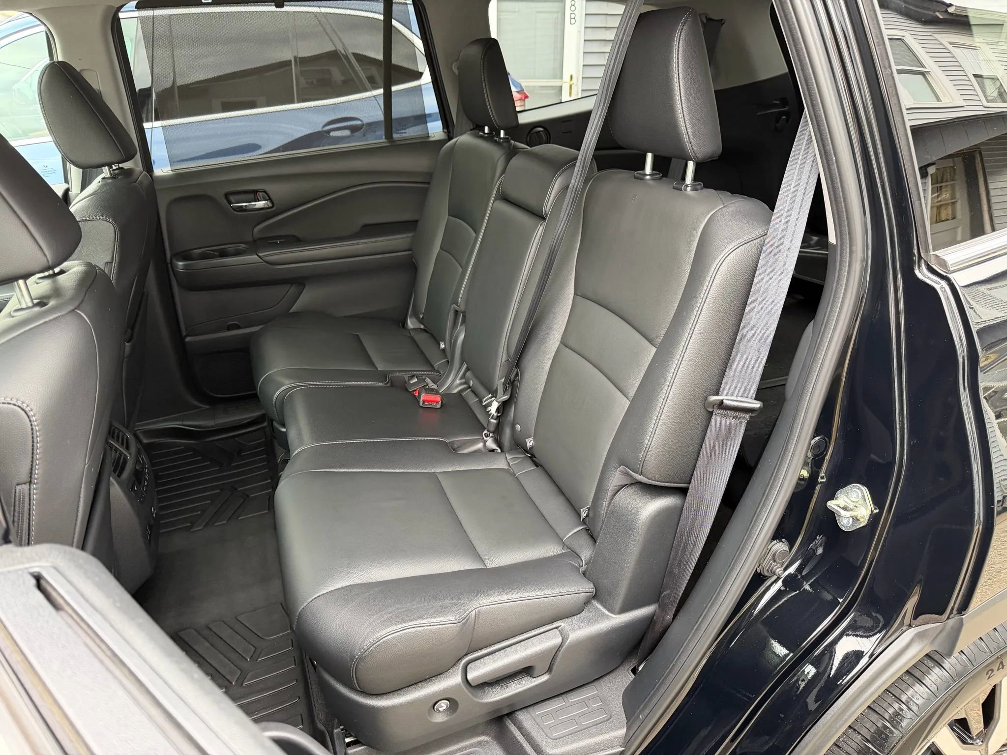 Used 2020 Honda Pilot Touring image 22