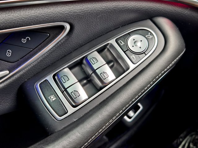 Used 2020 Mercedes-Benz S 560 4MATIC Sedan w/ AMG Line Exterior image 28