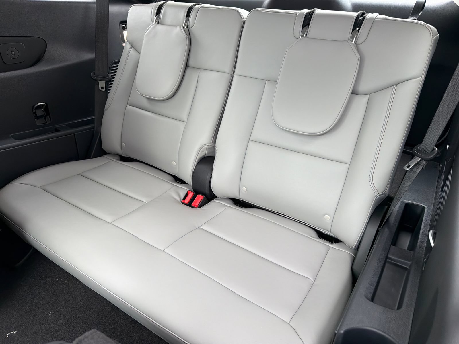 New 2026 Ford Explorer Active w/ Active Comfort Package AWD/4WD image 17