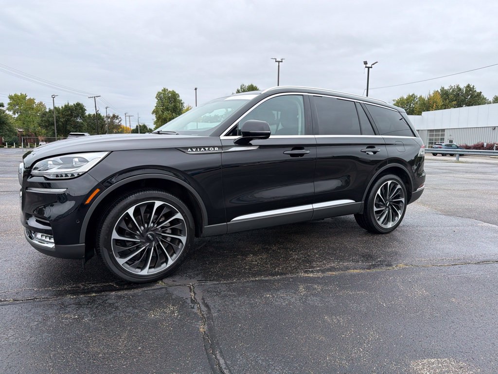 Used 2023 Lincoln Aviator Reserve w/ Equipment Group 201A AWD/4WD image 4