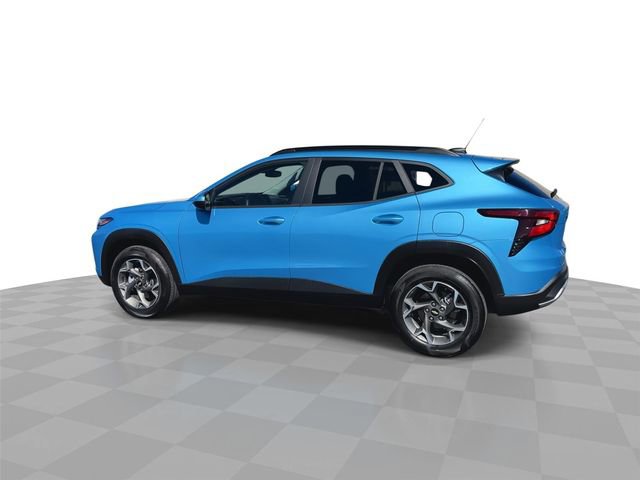 Used 2025 Chevrolet Trax LT w/ Driver Confidence Package FWD image 6