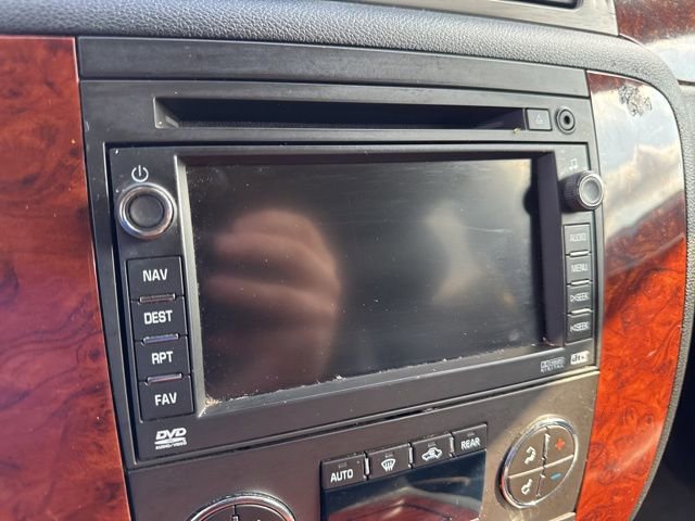 Used 2009 Chevrolet Suburban LTZ image 20