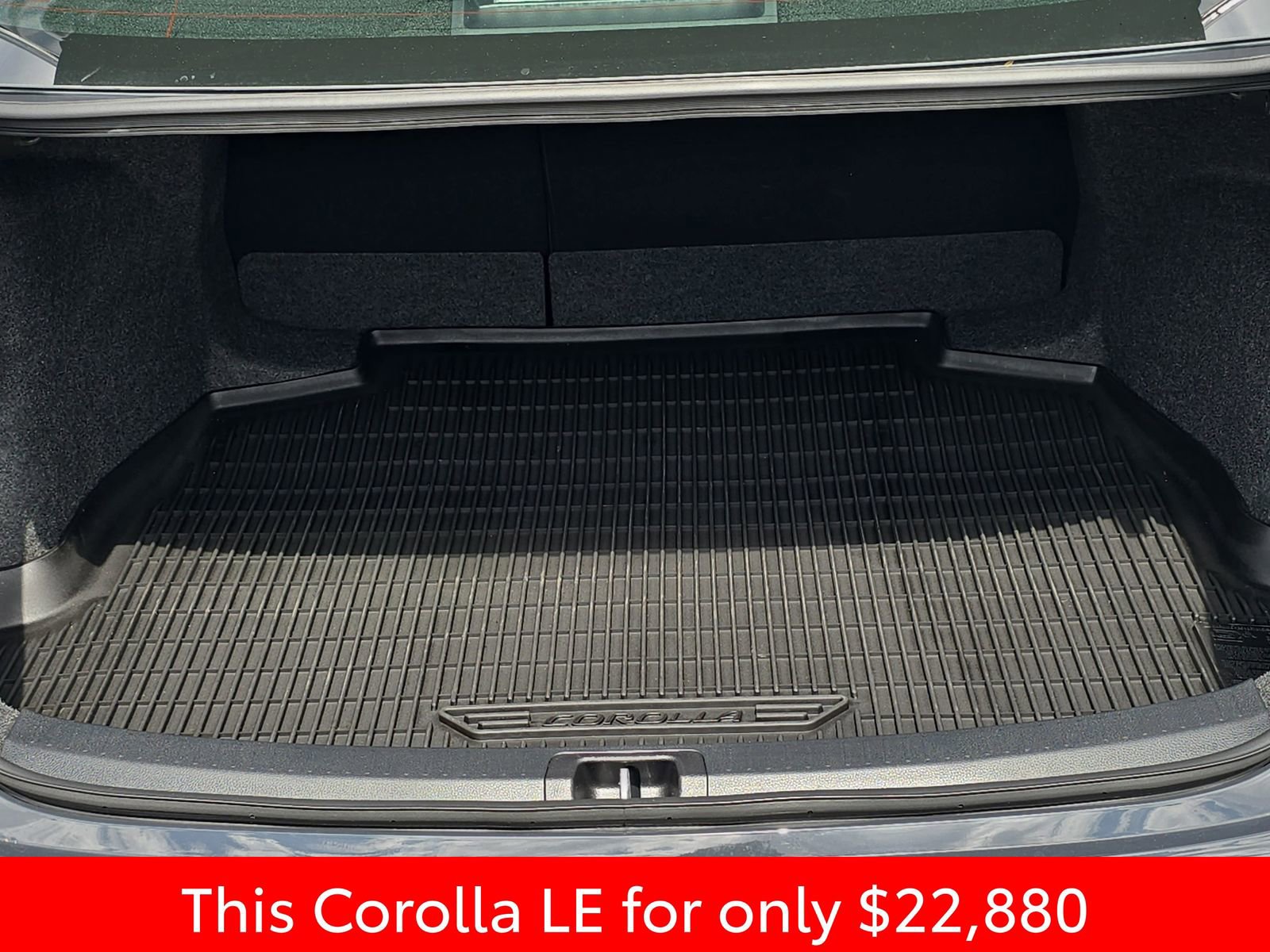 Used 2025 Toyota Corolla LE w/ LE Premium Package image 18