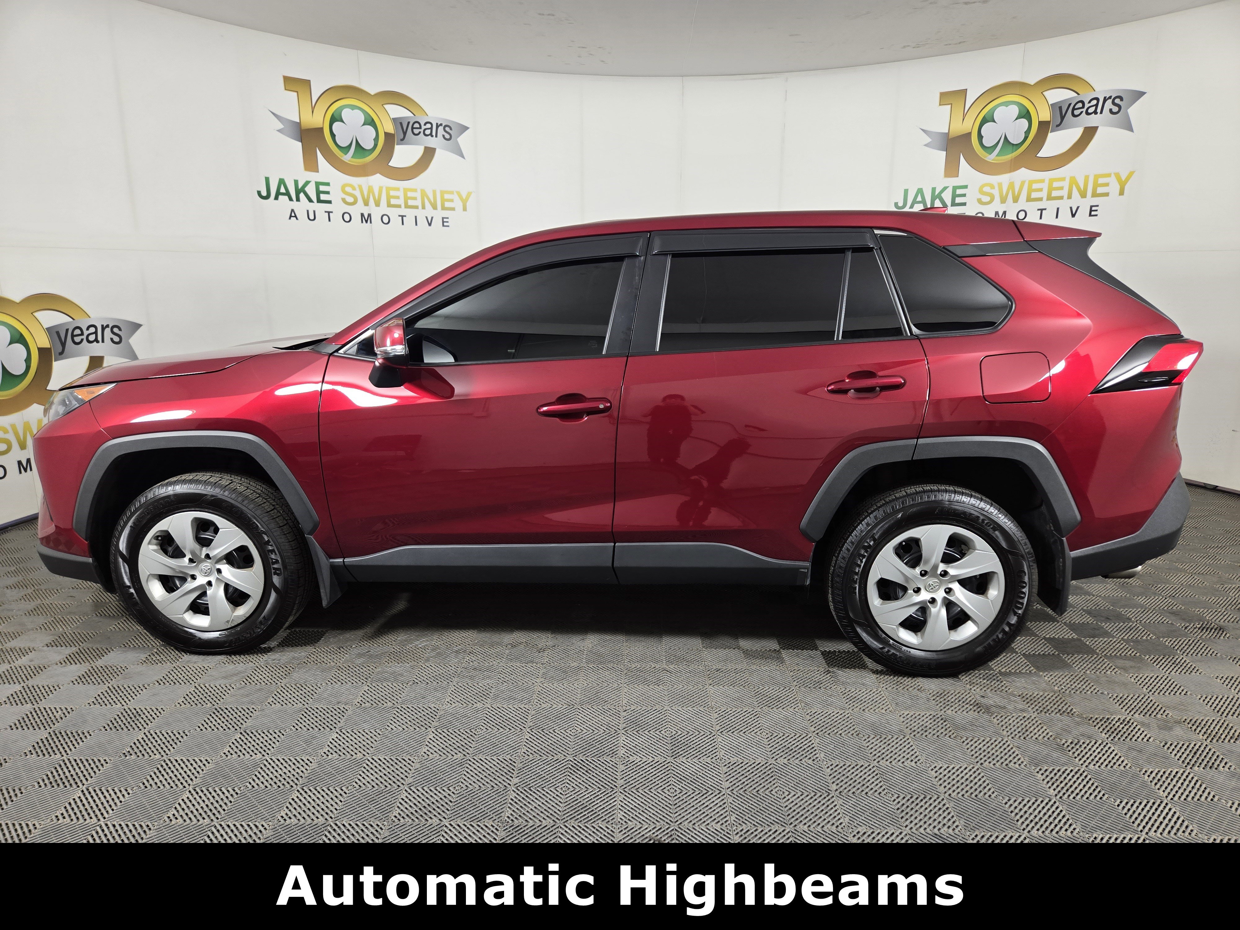 Used 2022 Toyota RAV4 LE AWD/4WD image 5