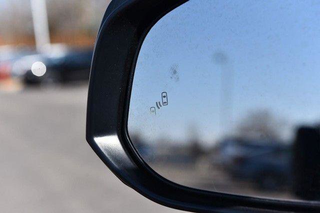 Used 2025 Toyota Corolla Cross LE image 10