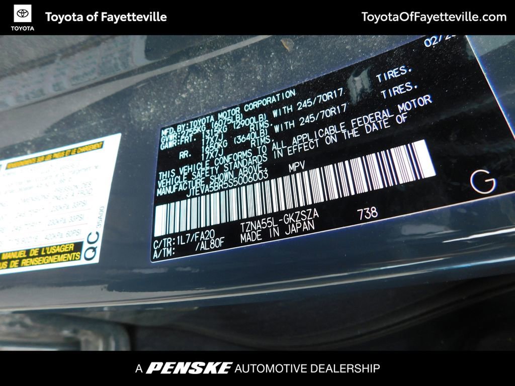 Used 2025 Toyota 4Runner SR5 AWD/4WD image 8