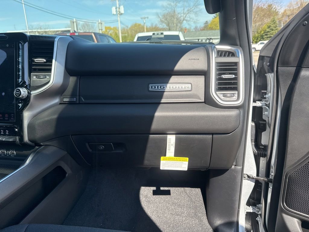 New 2026 RAM 1500 4x4 Crew Cab image 30