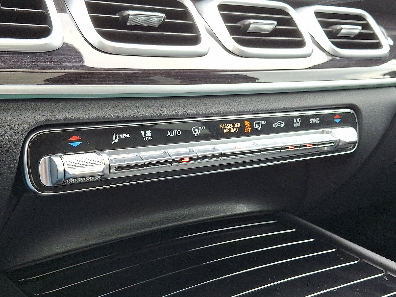 Used 2023 Mercedes-Benz GLS 450 4MATIC image 18