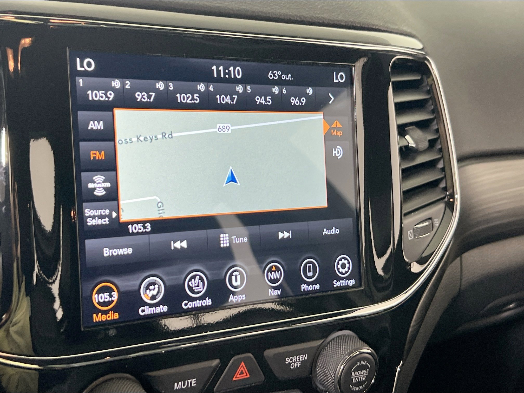 Used 2022 Jeep Grand Cherokee Laredo X image 15