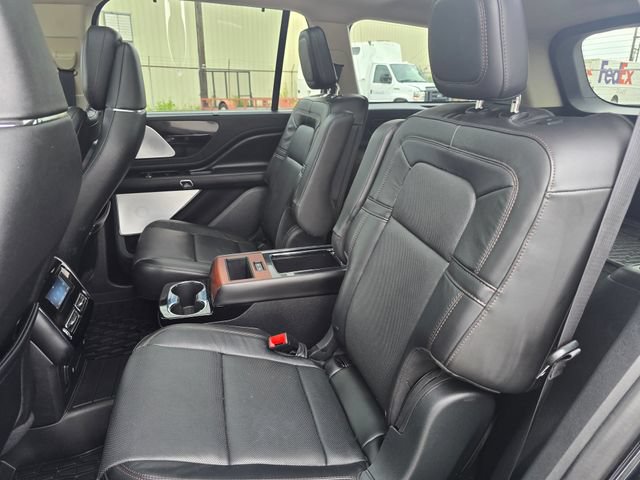 Used 2023 Lincoln Aviator Reserve w/ Equipment Group 201A RWD image 13