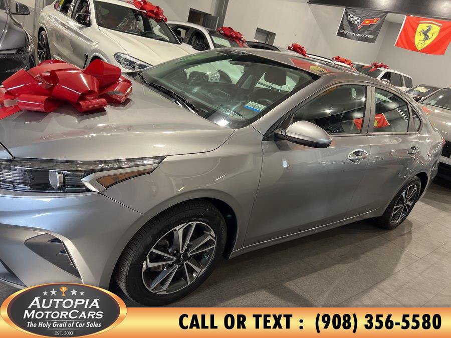Used 2024 Kia Forte LXS FWD image 3