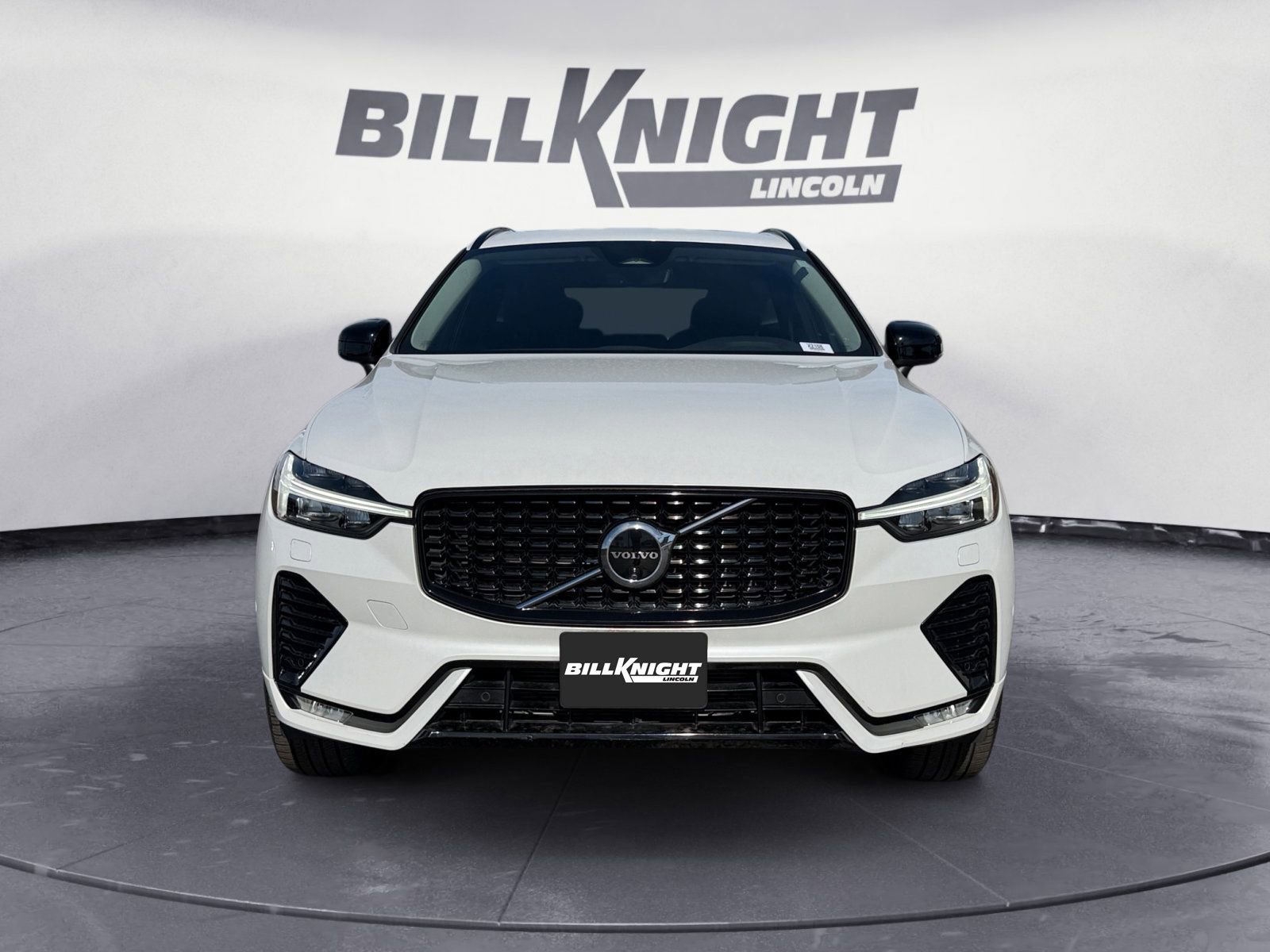 Used 2024 Volvo XC60 B5 Plus w/ Protection Package Premier image 8