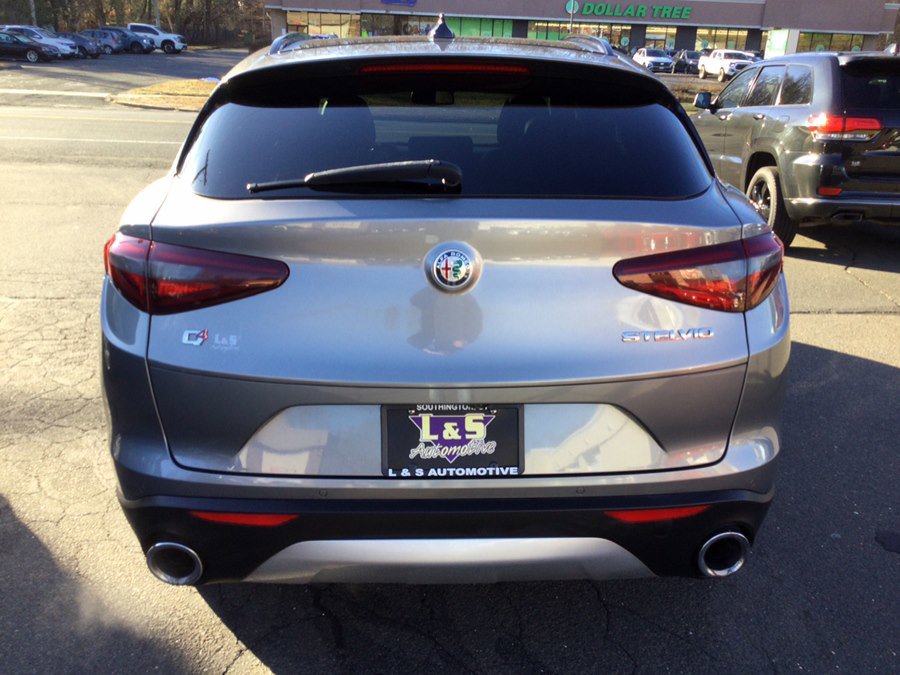 Used 2019 Alfa Romeo Stelvio Ti Sport w/ Quick Order Package 22S Sport image 6