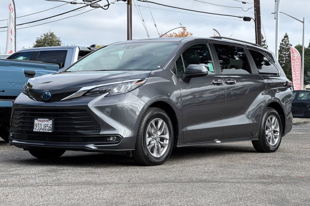 Certified 2025 Toyota Sienna XLE w/ XLE Plus Package AWD/4WD image 7