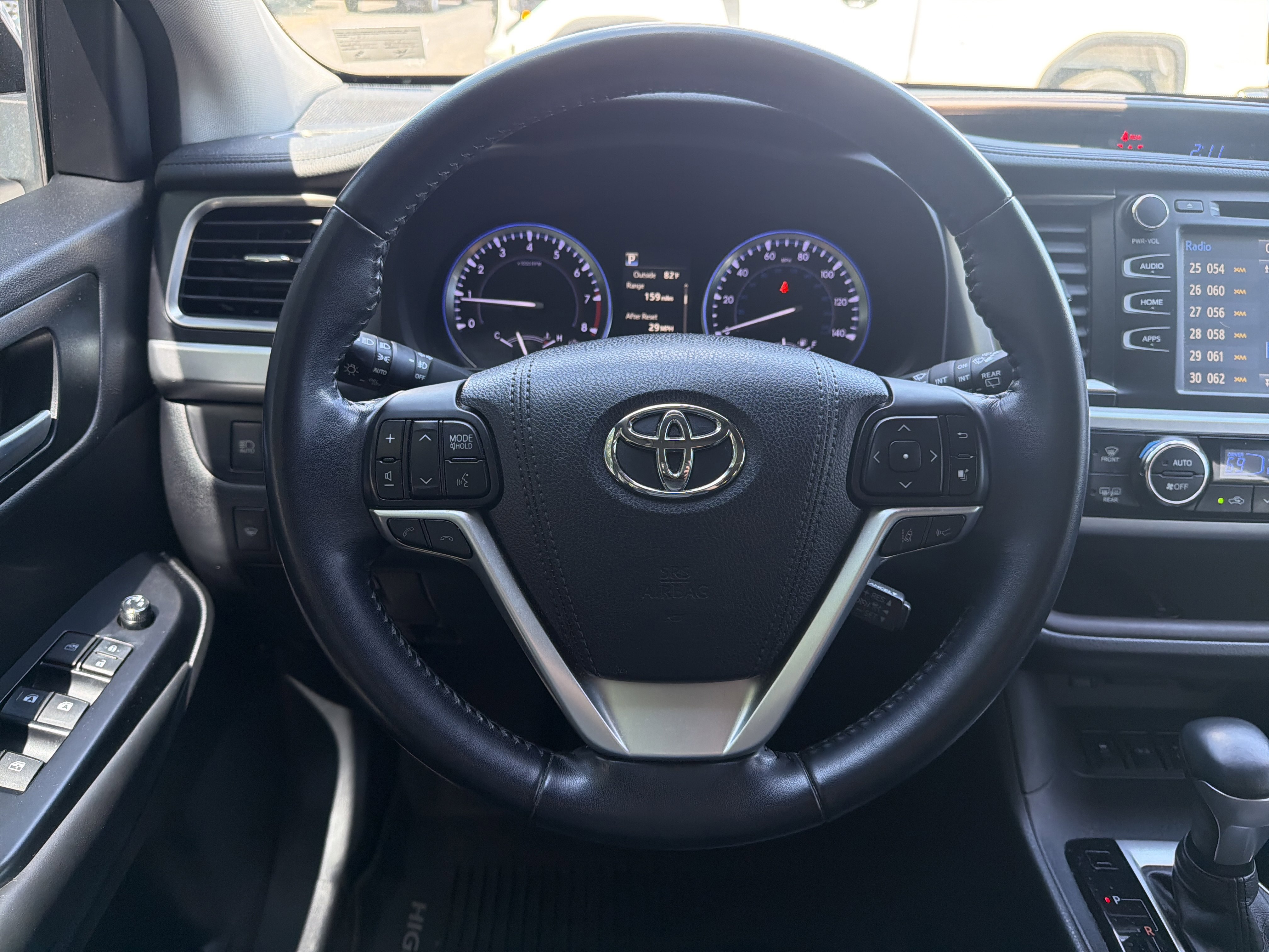Used 2018 Toyota Highlander XLE image 18