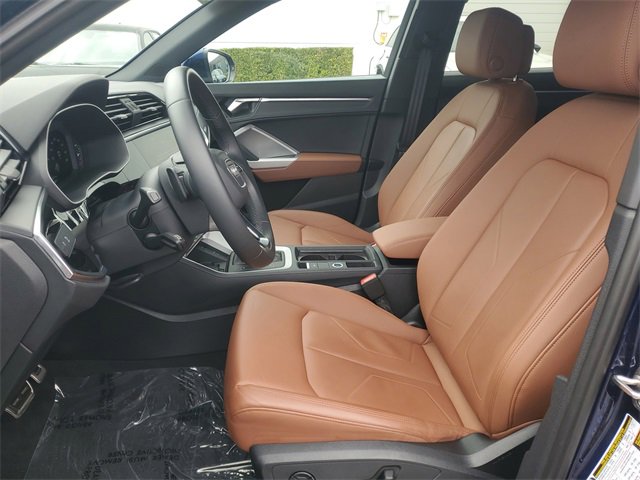 Used 2024 Audi Q3 2.0T Premium Plus w/ Premium Plus Package image 16