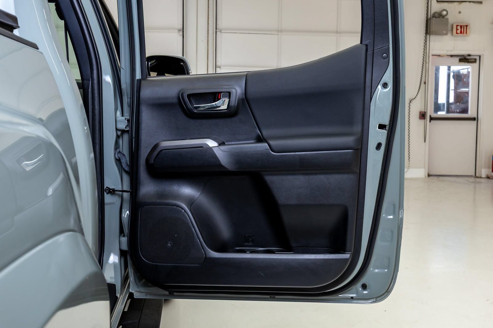 Used 2022 Toyota Tacoma TRD Sport AWD/4WD image 37