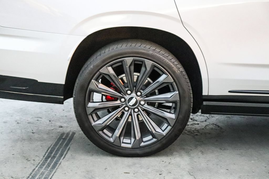 Used 2025 Cadillac Escalade V AWD/4WD image 12