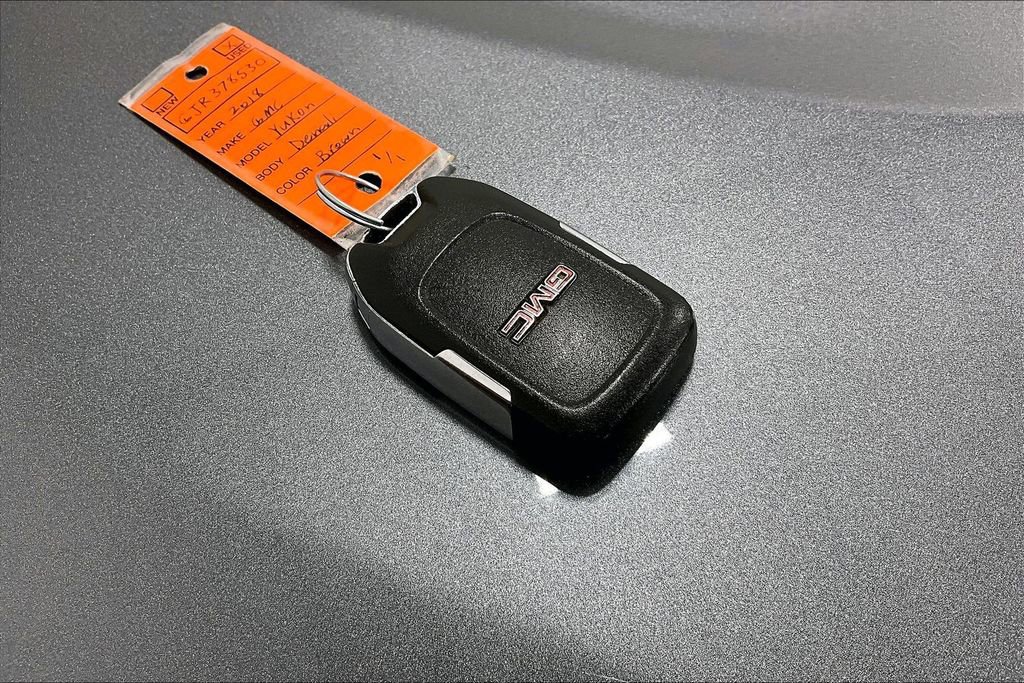 Used 2018 GMC Yukon Denali w/ Denali Ultimate Package AWD/4WD image 13