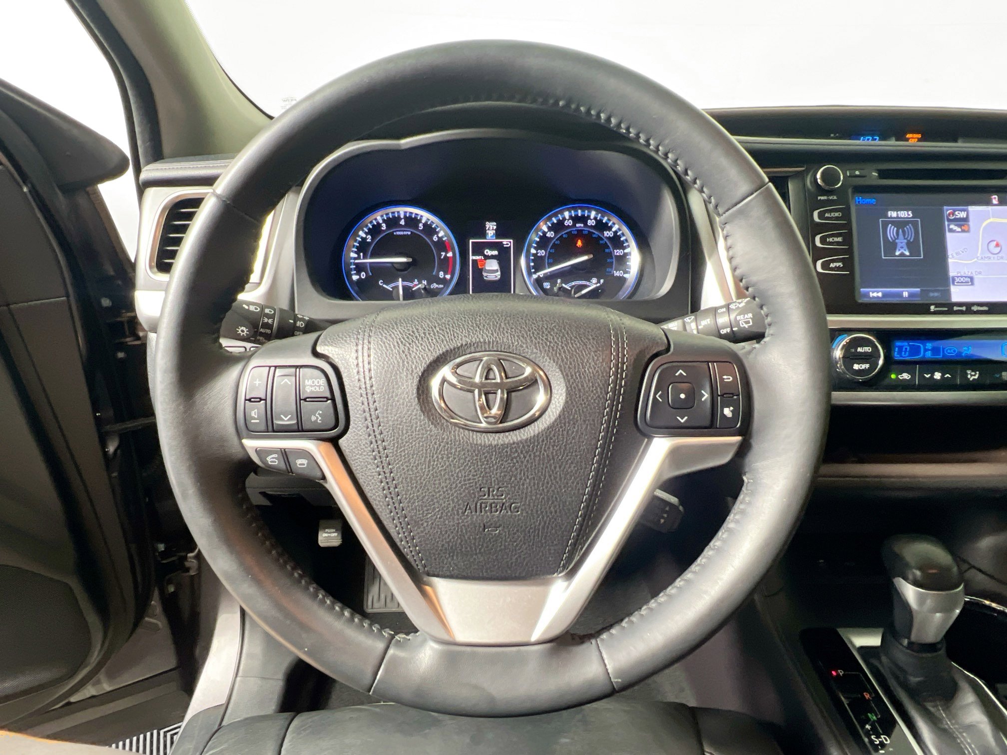 Used 2016 Toyota Highlander XLE image 17