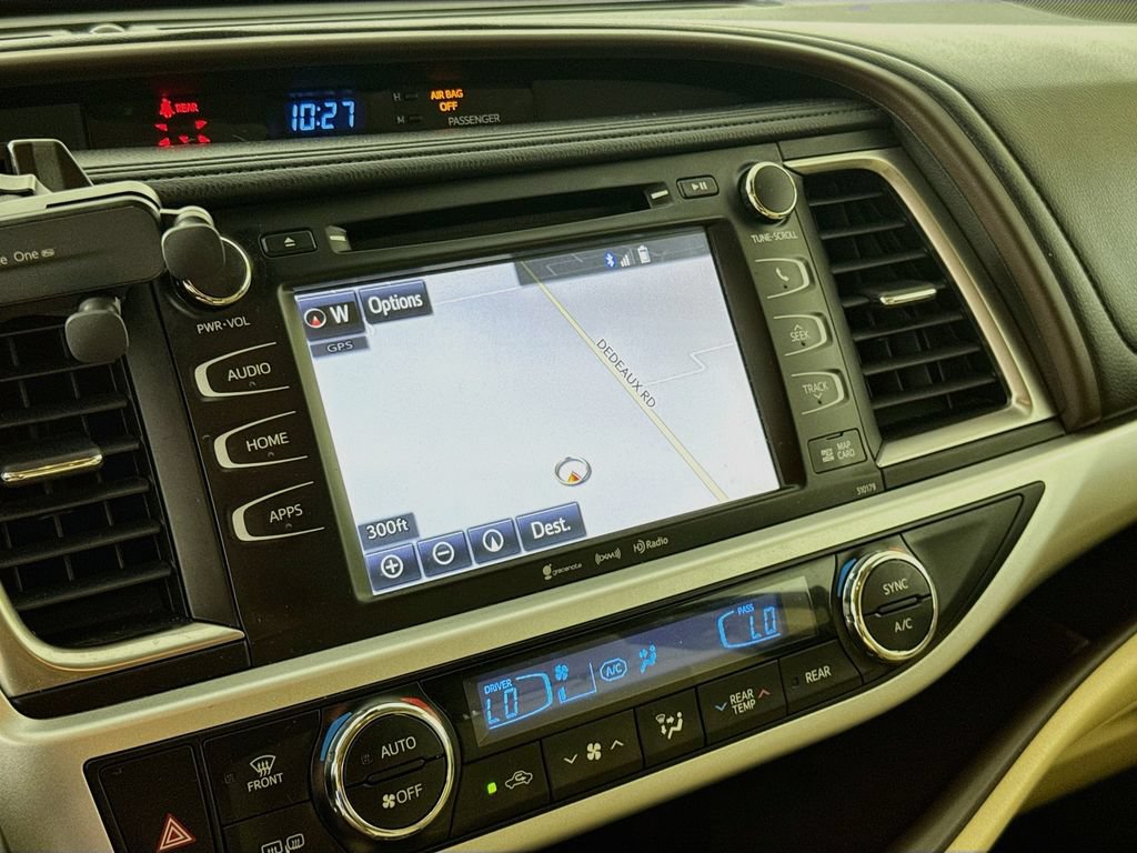 Used 2017 Toyota Highlander XLE AWD/4WD image 13