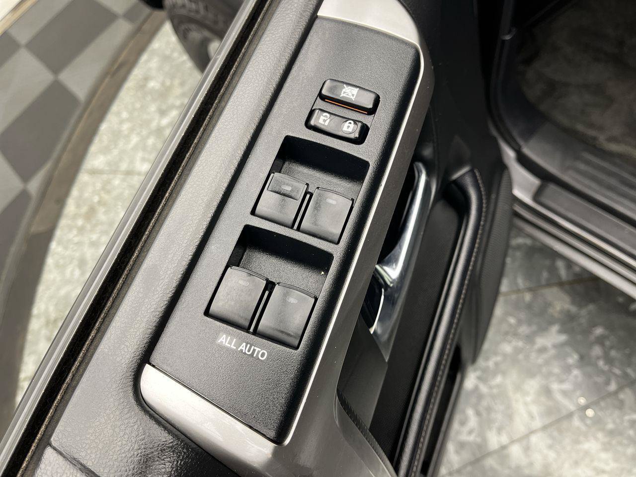 Used 2018 Toyota 4Runner SR5 Premium AWD/4WD image 8