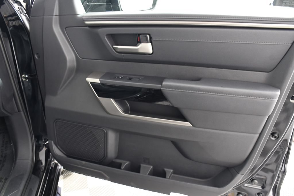 Used 2024 Toyota Tundra Limited AWD/4WD image 18