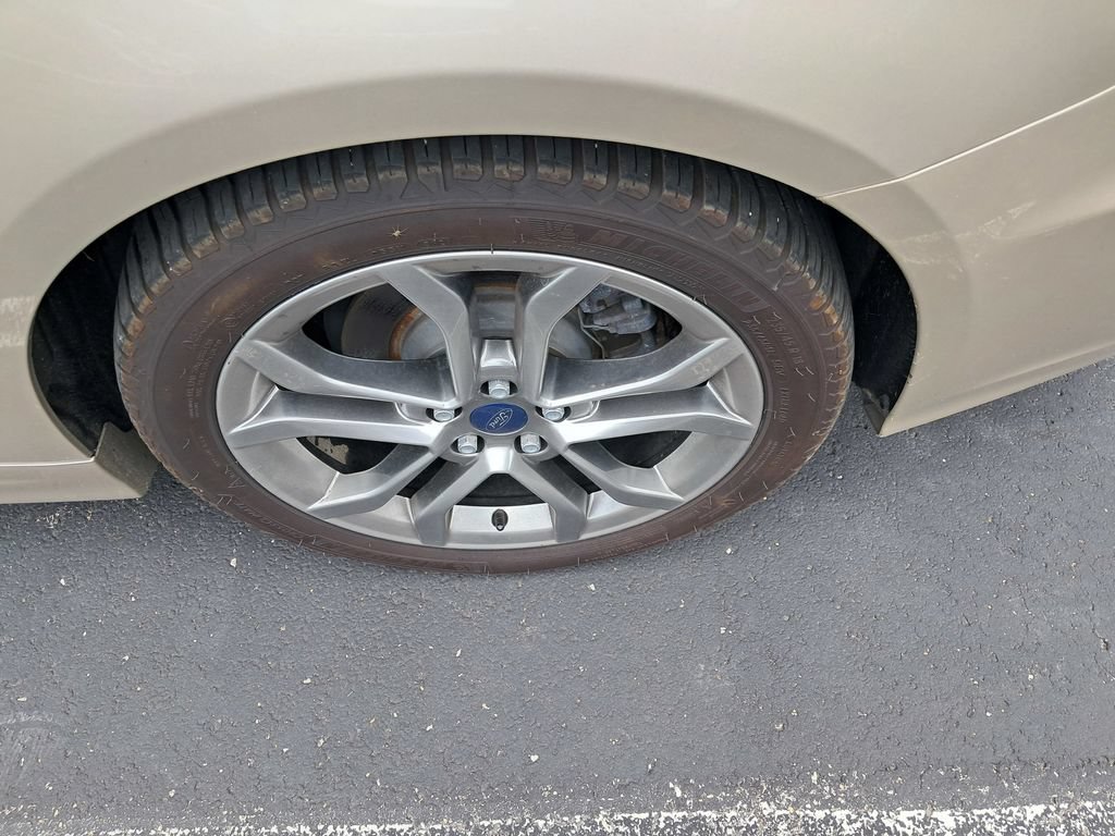 Used 2019 Ford Fusion Titanium FWD image 9