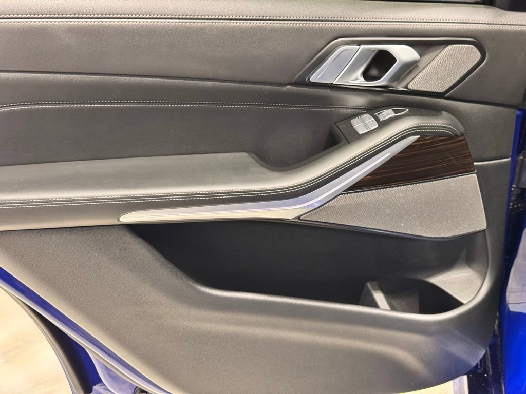 Used 2024 BMW X7 M60i image 26