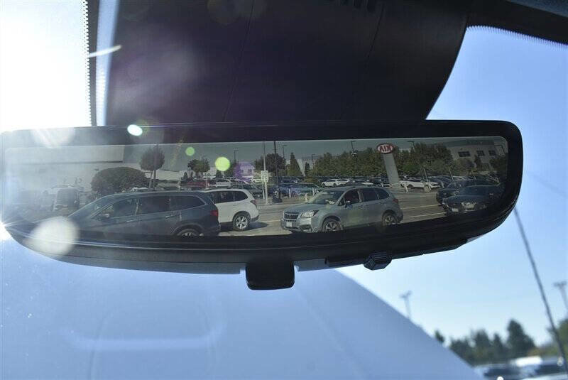 Used 2024 GMC Sierra 3500 Denali Ultimate image 26