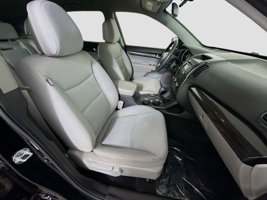 Used 2011 Kia Sorento LX image 24