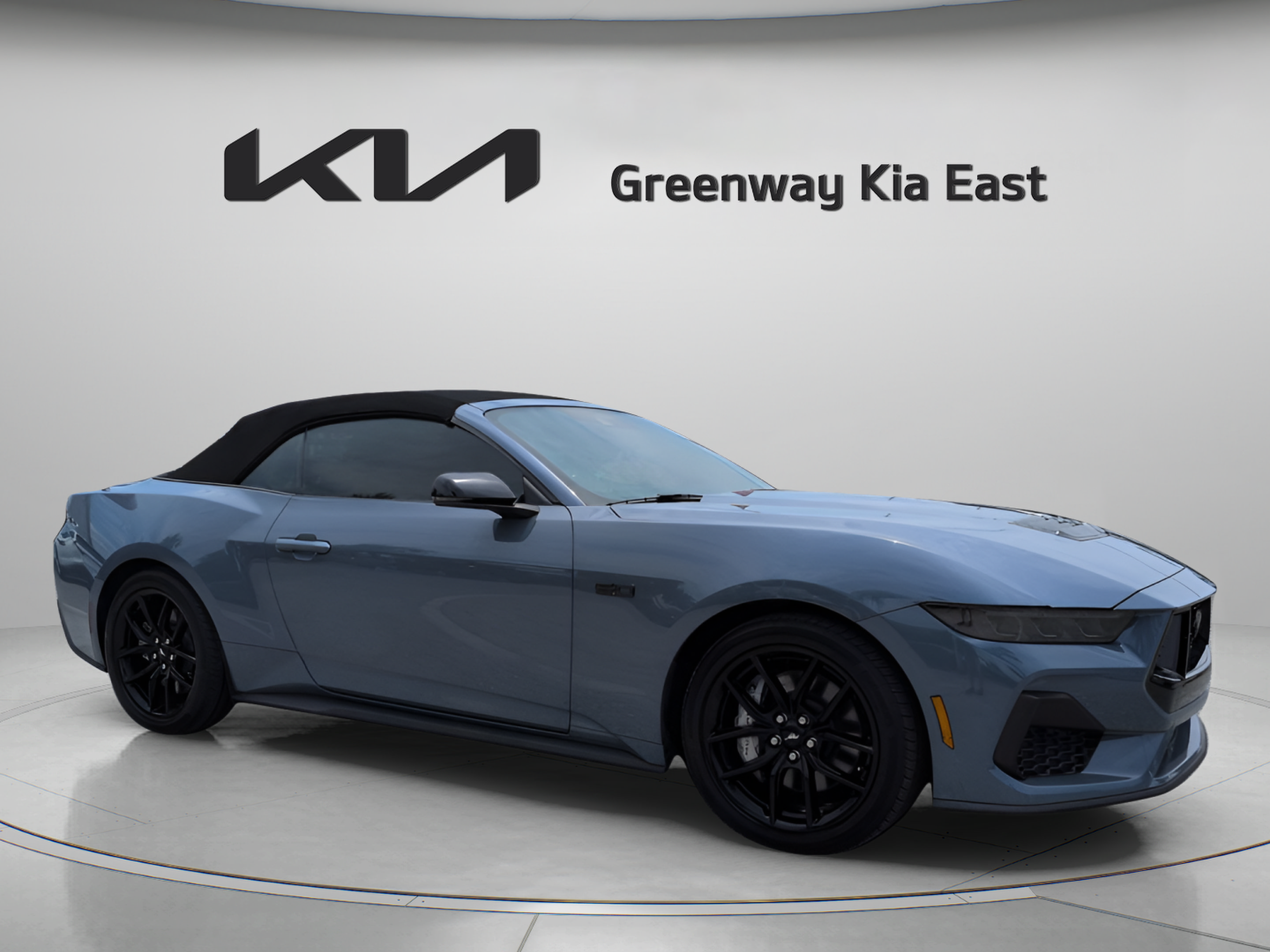 Used 2025 Ford Mustang GT Premium RWD image 3