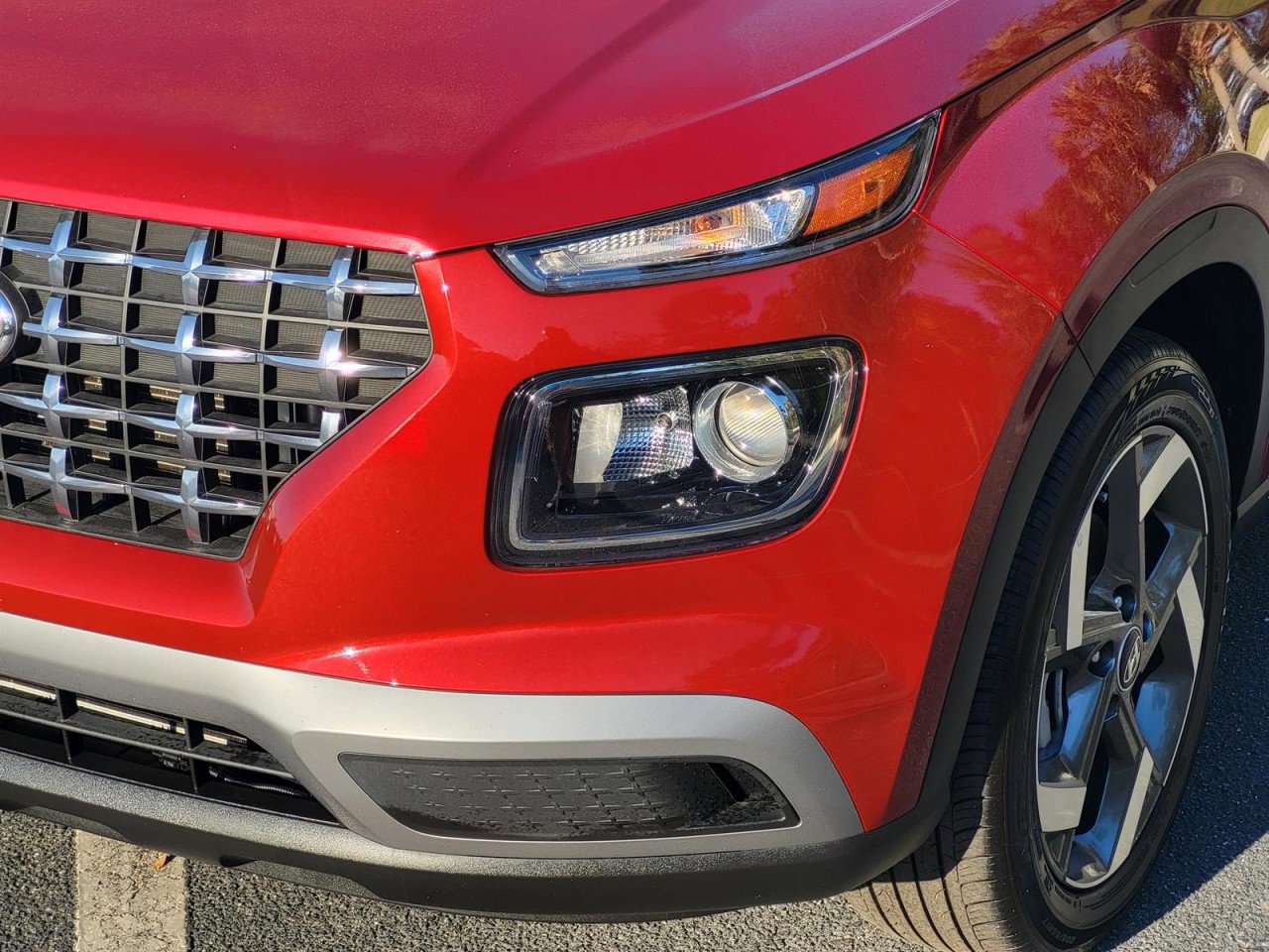 Used 2025 Hyundai Venue SEL image 7