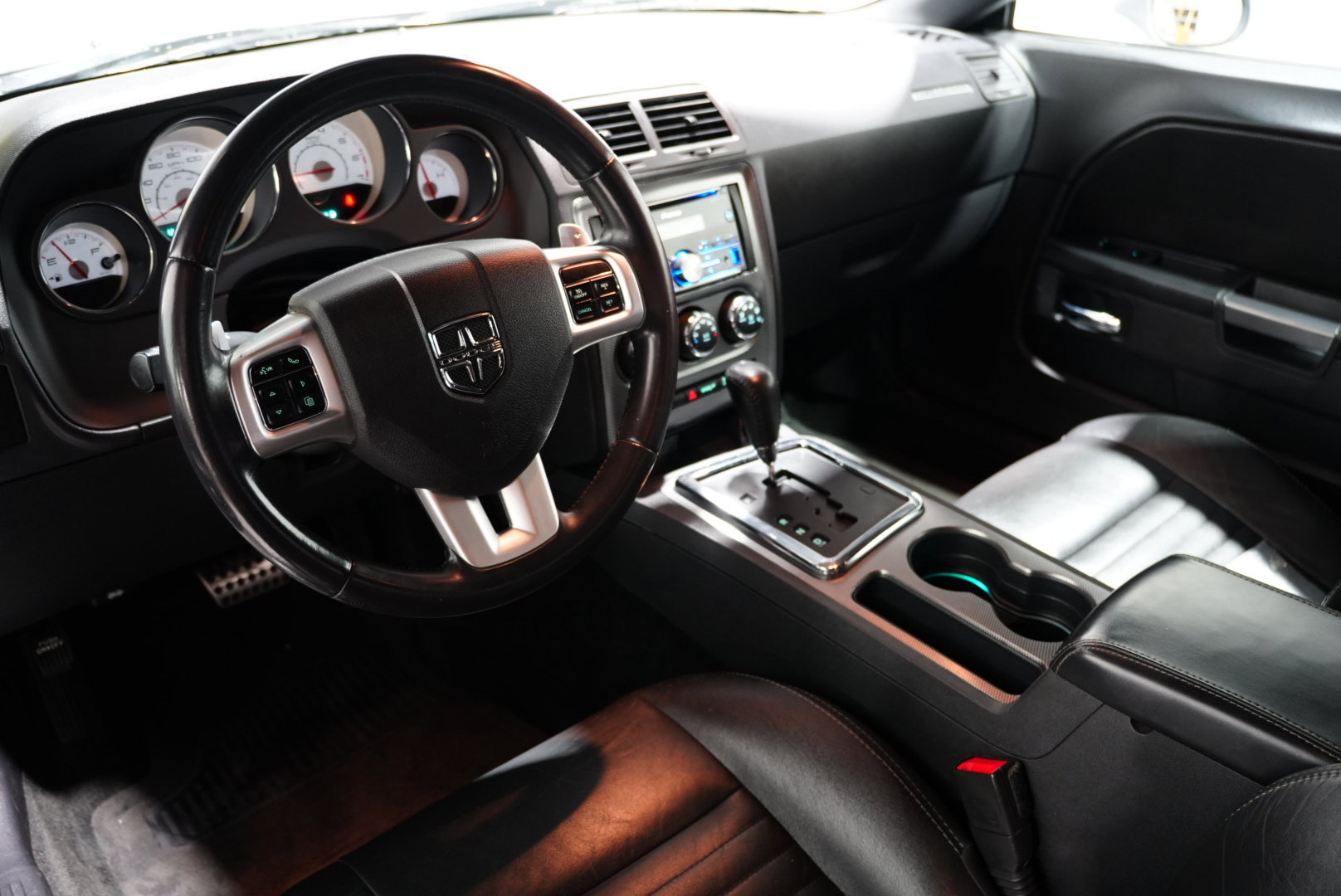 Used 2013 Dodge Challenger R/T Plus image 10