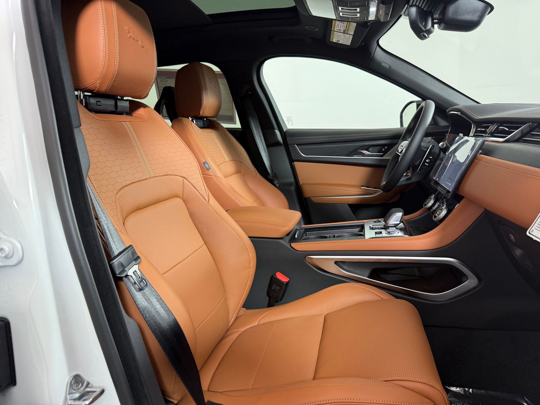 New 2026 Jaguar F-PACE R-Dynamic S AWD/4WD image 24
