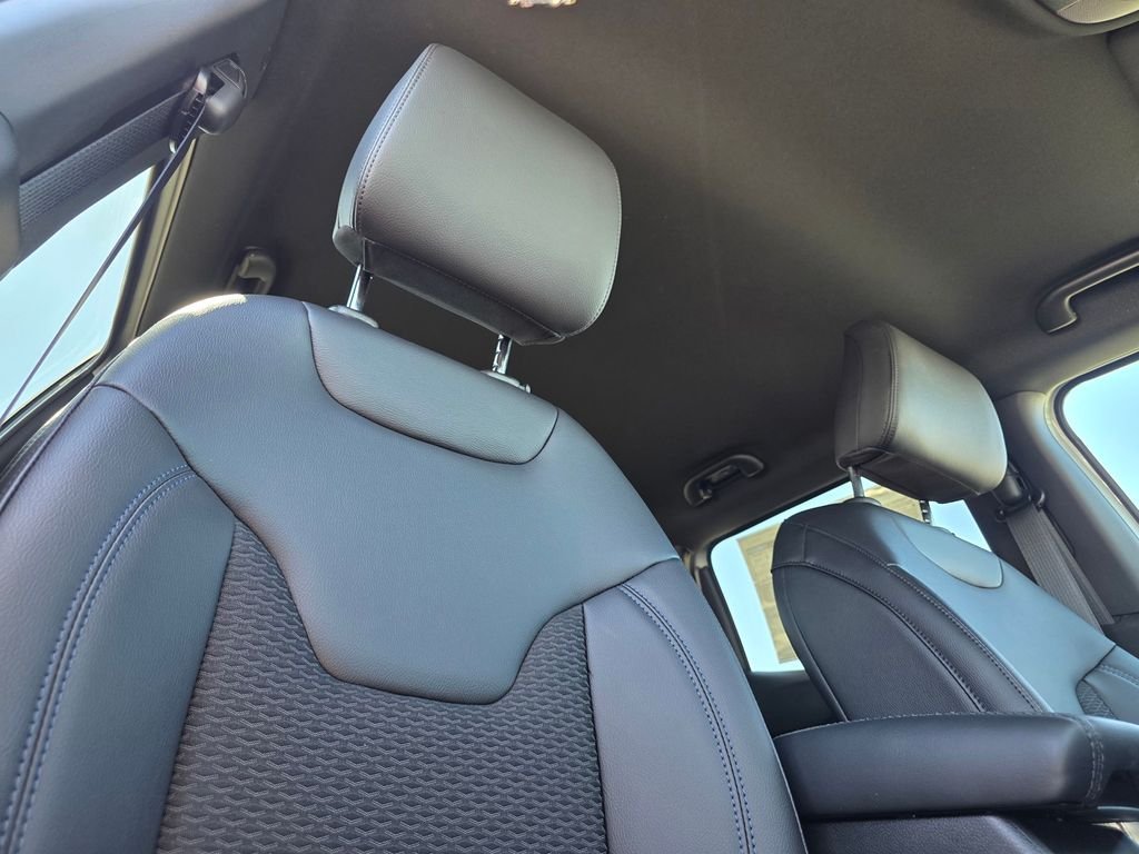 New 2026 Jeep Compass Latitude AWD/4WD image 14
