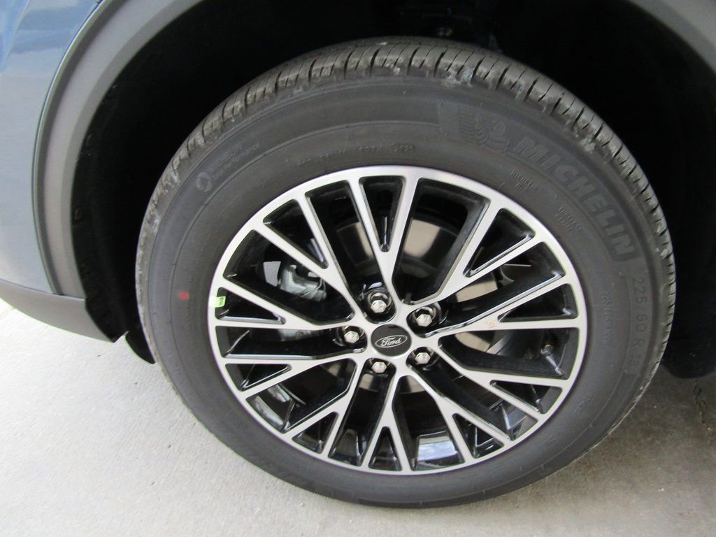 New 2025 Ford Escape SE w/ PHEV Premium Package image 30