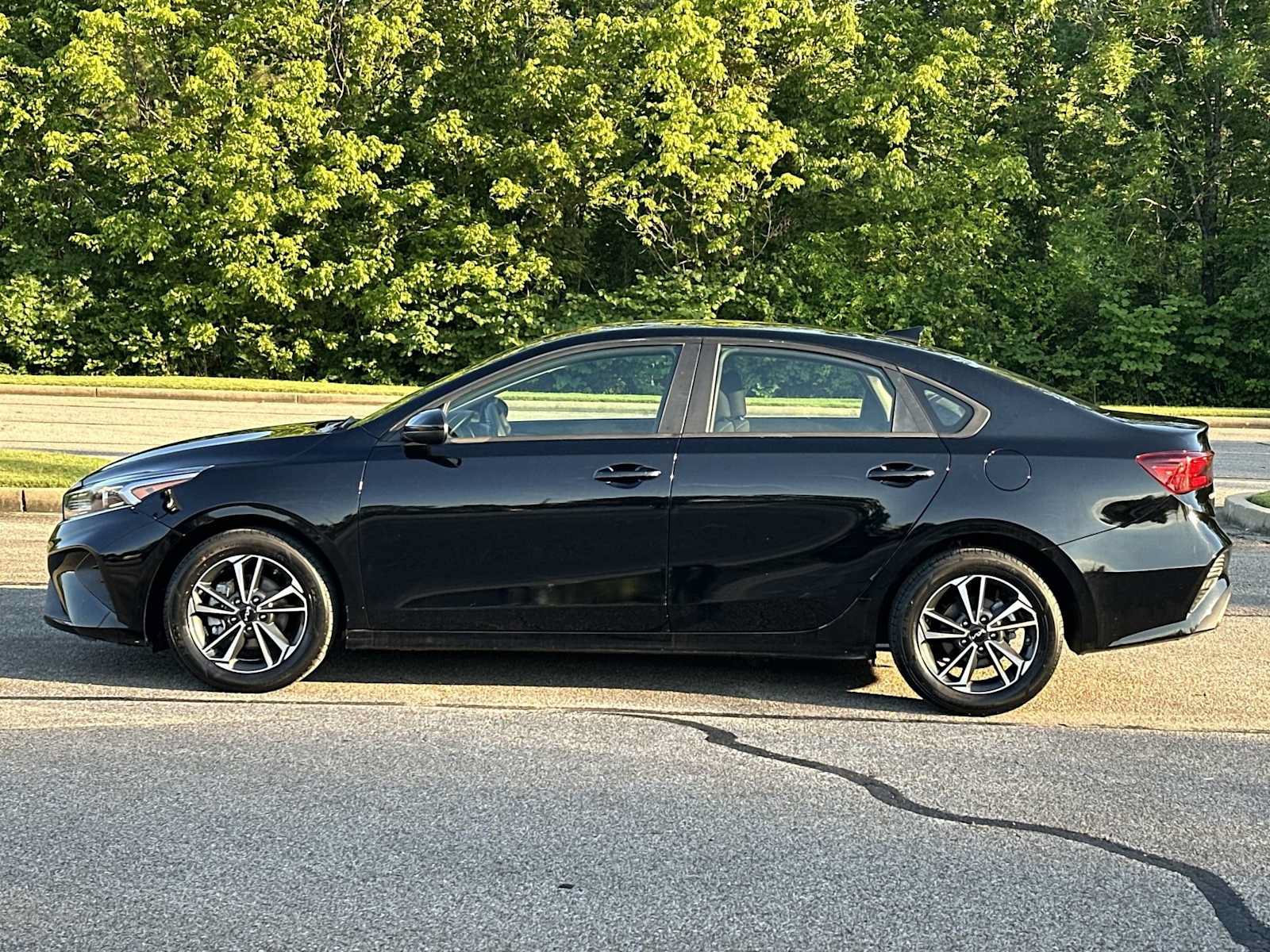 Used 2024 Kia Forte LXS FWD image 11