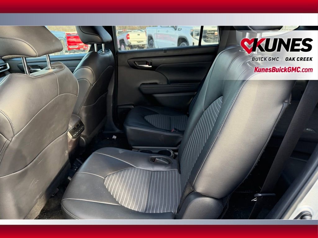 Used 2024 Toyota Highlander XSE image 7