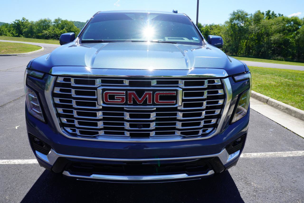 Used 2026 GMC Yukon XL Elevation w/ Elevation Premium Package AWD/4WD image 23