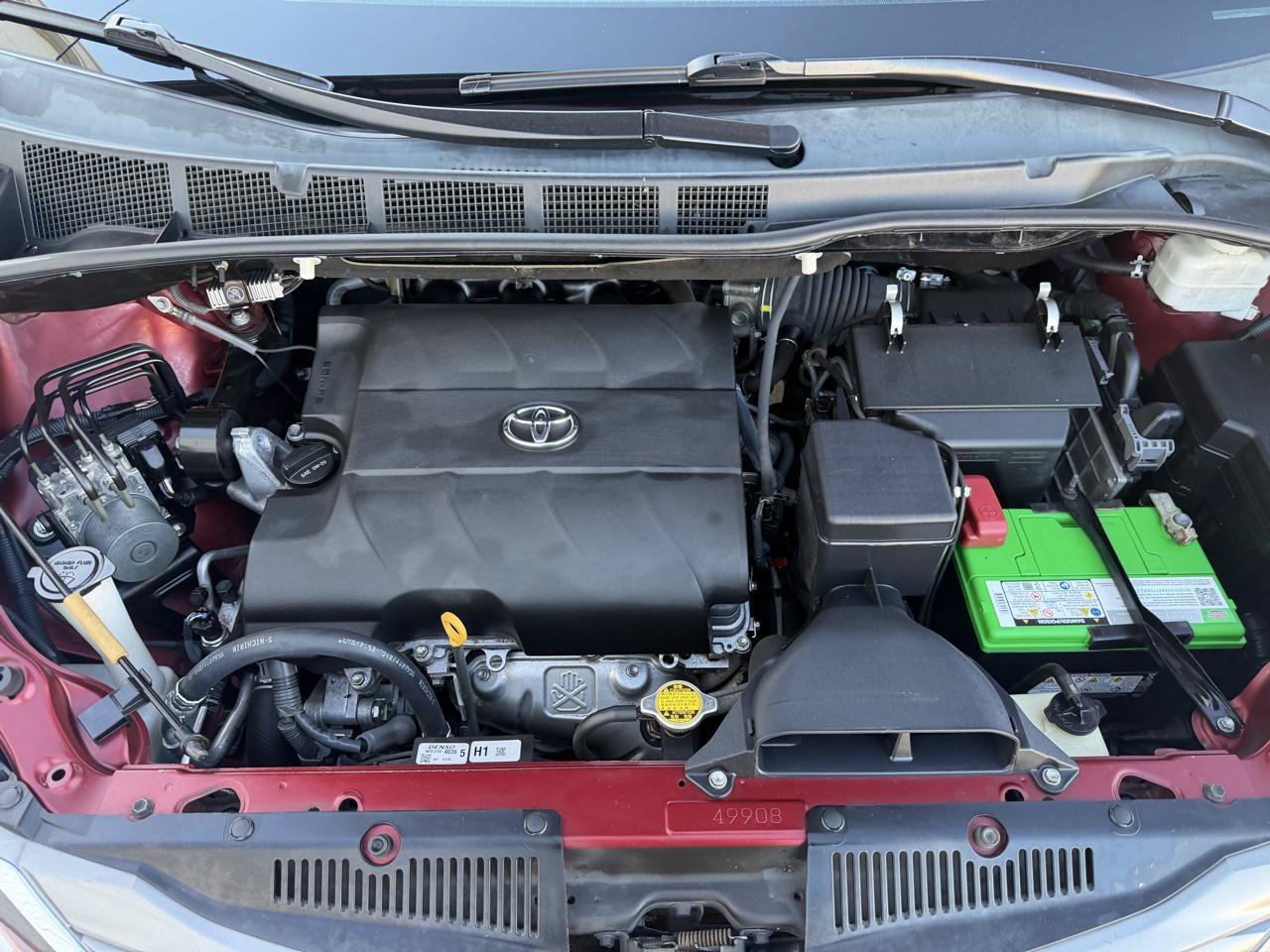 Used 2012 Toyota Sienna XLE FWD image 18