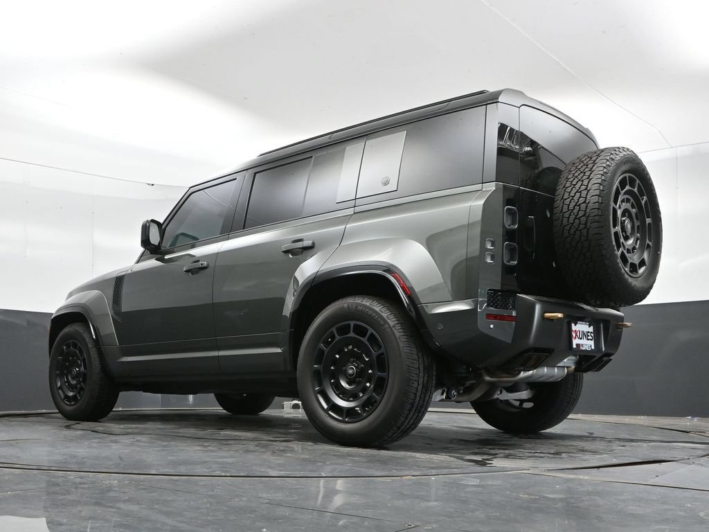Used 2025 Land Rover Defender 110 AWD/4WD image 47