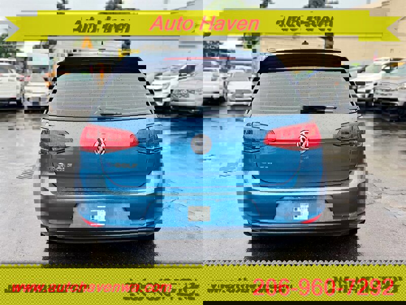 Used 2016 Volkswagen e-Golf SE image 6